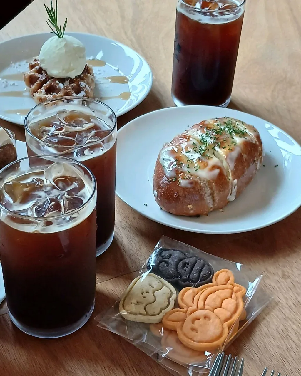 Coffee and garlic baguette served at The Turtle Is Gone